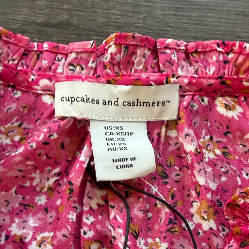 cupcakes & cashmere Fuchsia Pink Floral Ruffle Sleeve Blouse - Picture 2 of 6